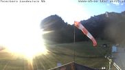 Archiviertes Webcam Bild: Tegelberg: Falkenlift und Gleitschirmlandeplatz am 28.05.2026 um 06:00 Uhr