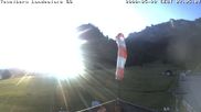 Archiviertes Webcam Bild: Tegelberg: Falkenlift und Gleitschirmlandeplatz am 28.05.2026 um 07:00 Uhr