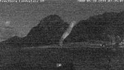 Archiviertes Webcam Bild: Tegelberg: Falkenlift und Gleitschirmlandeplatz am 28.05.2026 um 02:00 Uhr