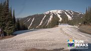 Archiviertes Webcam Bild: Sun Peaks: Sundance Sesselbahn Bergstation am 26.04.2026 um 18:29 Uhr