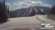 Archiviertes Webcam Bild: Sun Peaks: Sundance Sesselbahn Bergstation am 27.04.2026 um 02:29 Uhr