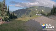 Archiviertes Webcam Bild: Sun Peaks: Sundance Sesselbahn Bergstation am 12.07.2026 um 16:19 Uhr