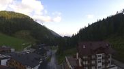 Archiviertes Webcam Bild: Zauchensee - Blick auf den Ort am 28.05.2026 um 06:45 Uhr