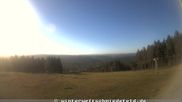 Archiviertes Webcam Bild: Schmiedefeld am Rennsteig: Blick auf die Piste am 28.05.2026 um 07:54 Uhr