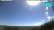 Archiviertes Webcam Bild: Schmiedefeld am Rennsteig: Blick auf die Piste am 28.05.2026 um 12:54 Uhr