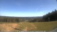 Archiviertes Webcam Bild: Schmiedefeld am Rennsteig: Blick auf die Piste am 29.05.2026 um 16:02 Uhr