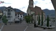 Archiviertes Webcam Bild: Kirchenplatz Marling am 23.09.2026 um 07:48 Uhr