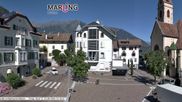 Archiviertes Webcam Bild: Kirchenplatz Marling am 23.09.2026 um 12:48 Uhr