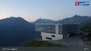 Archiviertes Webcam Bild: Sölden: Bergstation Giggijochbahn am 12.07.2026 um 05:16 Uhr