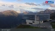 Archiviertes Webcam Bild: Sölden: Bergstation Giggijochbahn am 26.08.2026 um 19:58 Uhr