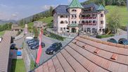 Archived webcam image showing Hotel Ansitz Jakoberhof St. Ulrich on 27 Aug 2026 at 10:46