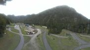 Archiviertes Webcam Bild: Biathlonstadion Ruhpolding: Panorama Chiemgau Arena am 10.10.2026 um 12:36 Uhr