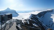 Archiviertes Webcam Bild: Peak Walk Hängebrücke Glacier 3000 am 25.05.2026 um 08:19 Uhr