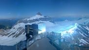Archiviertes Webcam Bild: Peak Walk Hängebrücke Glacier 3000 am 25.05.2026 um 00:19 Uhr
