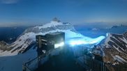 Archiviertes Webcam Bild: Peak Walk Hängebrücke Glacier 3000 am 25.05.2026 um 02:19 Uhr