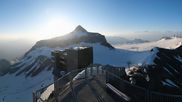 Archiviertes Webcam Bild: Peak Walk Hängebrücke Glacier 3000 am 28.05.2026 um 06:04 Uhr