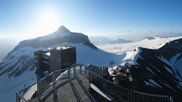 Archiviertes Webcam Bild: Peak Walk Hängebrücke Glacier 3000 am 28.05.2026 um 07:04 Uhr