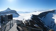 Archiviertes Webcam Bild: Peak Walk Hängebrücke Glacier 3000 am 28.05.2026 um 08:04 Uhr
