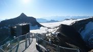 Archiviertes Webcam Bild: Peak Walk Hängebrücke Glacier 3000 am 12.07.2026 um 08:55 Uhr