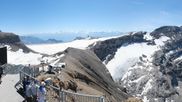 Archiviertes Webcam Bild: Peak Walk Hängebrücke Glacier 3000 am 12.07.2026 um 12:55 Uhr