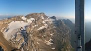 Archiviertes Webcam Bild: Peak Walk Hängebrücke Glacier 3000 am 12.07.2026 um 20:28 Uhr
