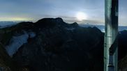 Archiviertes Webcam Bild: Peak Walk Hängebrücke Glacier 3000 am 21.09.2026 um 00:55 Uhr