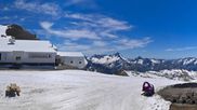 Archived webcam image showing Les Deux Alpes (top station chairlift Glacier) on 15 Jun 2026 at 14:12