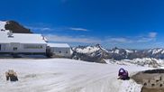 Archived webcam image showing Les Deux Alpes (top station chairlift Glacier) on 15 Jun 2026 at 12:12