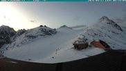 Archiviertes Webcam Bild: Trincerone: Blick auf den Gletscher am Stilfser Joch am 12.04.2026 um 06:57 Uhr