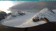 Archiviertes Webcam Bild: Trincerone: Blick auf den Gletscher am Stilfser Joch am 12.04.2026 um 07:57 Uhr