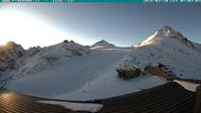 Archiviertes Webcam Bild: Trincerone: Blick auf den Gletscher am Stilfser Joch am 20.03.2026 um 07:18 Uhr