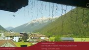 Archiviertes Webcam Bild: Blick auf Neustift und Serles im Stubaital am 12.07.2026 um 16:28 Uhr