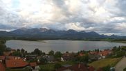 Archiviertes Webcam Bild: Hopfensee - Blick Richtung Skigebiet Reutte-Hahnenkamm am 26.08.2026 um 07:07 Uhr