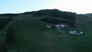 Archiviertes Webcam Bild: Skigebiet Reinswald: Pfnatsch Piste und Restaurant am 28.05.2026 um 06:42 Uhr