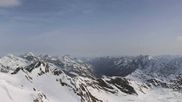 Archiviertes Webcam Bild: Pitztaler Gletscher: Bergstation Wildspitzbahn mit Café am 12.04.2026 um 08:54 Uhr