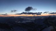 Archiviertes Webcam Bild: Pitztaler Gletscher: Bergstation Wildspitzbahn mit Café am 28.05.2026 um 04:21 Uhr