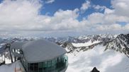 Archiviertes Webcam Bild: Pitztaler Gletscher: Bergstation Wildspitzbahn mit Café am 28.05.2026 um 14:21 Uhr