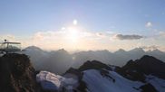 Archiviertes Webcam Bild: Pitztaler Gletscher: Bergstation Wildspitzbahn mit Café am 12.07.2026 um 20:42 Uhr