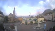Archived webcam image showing Bozen - View Waltherplatz on 2 Aug 2026 at 07:28