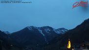 Archiviertes Webcam Bild: Innervillgraten - Blick Richtung Dorf am 12.04.2026 um 20:44 Uhr