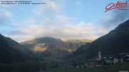 Archiviertes Webcam Bild: Innervillgraten - Blick Richtung Dorf am 12.10.2026 um 08:30 Uhr
