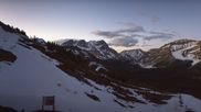 Archiviertes Webcam Bild: Panorama Lake Louise am 19.06.2026 um 06:17 Uhr