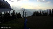 Archiviertes Webcam Bild: Panorama Mountain: Mile 1 Express Lift am 26.07.2026 um 04:35 Uhr