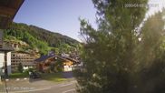 Archiviertes Webcam Bild: Zentrum Les Gets - Blick zur Mont Chery Piste am 15.06.2026 um 08:47 Uhr