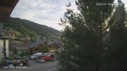 Archiviertes Webcam Bild: Zentrum Les Gets - Blick zur Mont Chery Piste am 14.07.2026 um 07:41 Uhr