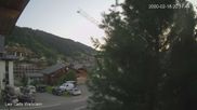 Archiviertes Webcam Bild: Zentrum Les Gets - Blick zur Mont Chery Piste am 14.08.2026 um 06:46 Uhr