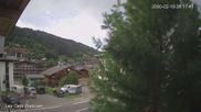 Archiviertes Webcam Bild: Zentrum Les Gets - Blick zur Mont Chery Piste am 14.08.2026 um 18:46 Uhr
