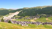 Archiviertes Webcam Bild: Livigno: Skiort und Mottolino Fun Mountain am 12.07.2026 um 14:19 Uhr