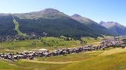 Archiviertes Webcam Bild: Livigno: Skiort und Mottolino Fun Mountain am 12.07.2026 um 10:19 Uhr