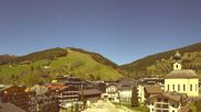 Archiviertes Webcam Bild: Saalbach: Blick vom Alpinresort am 01.05.2026 um 12:44 Uhr